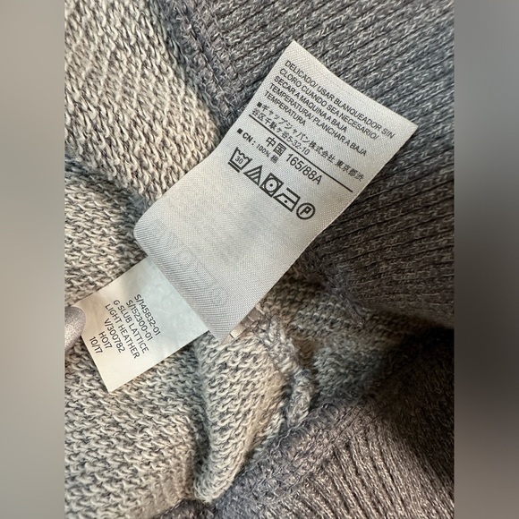 Gap Fit cross back wide semi crop sweat shirt women’s size S small gray - Picture 6 of 7